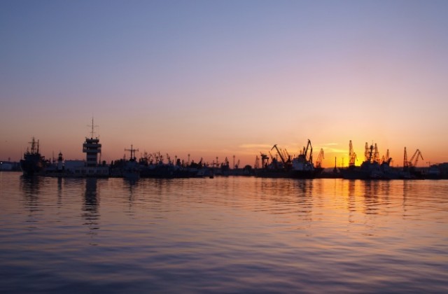 Местят порт Варна Изток напролет