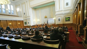 Депутатите не изслушаха Цветанов за експертизата на бебето той се
