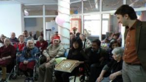 Коледа дойде в дома за възрастни хора с физически увреждания