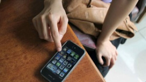 Apple пуска iPhone на езика на племето чероки