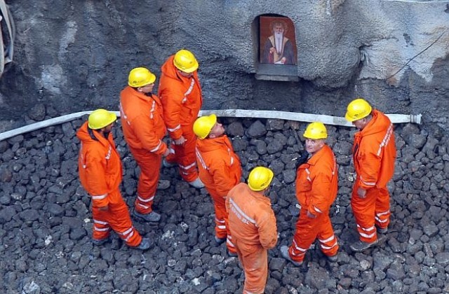 Приключиха участъка от метрото между „Банишора и Централна гара