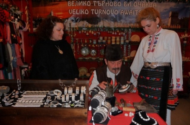 Български занаяти показаха наши майстори на изложение в Байон