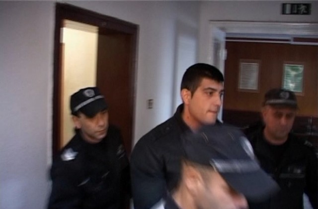Мъжът, който рани Михаил Ганев, остава в ареста