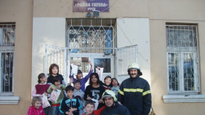 Английски пожарникари събраха пари за русенски деца
