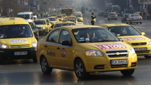 Засилени проверки на такситата на Нова година