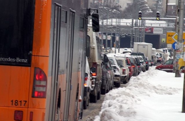 Част от градският транспорт ще се движи в новогодишната нощ