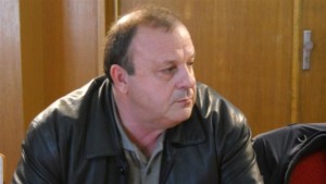 Подозират Румен Русев в извършване на кражба от хипермаркет