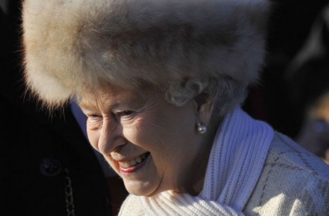 Кралица Елизабет II стана прабаба за първи път