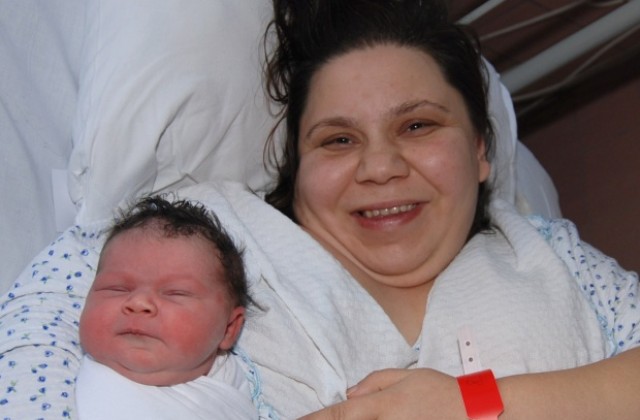 1058 бебета родени в Хасково за 2010 г.