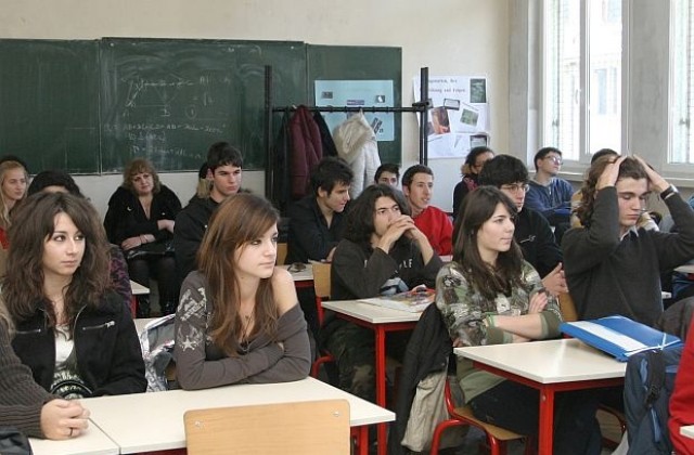 Учебни занятия ще има, независимо колко ученици отсъстват от училищата