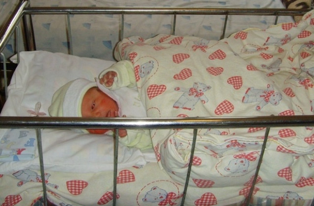 Ванеса е първото дете на 2011 година в Ловеч