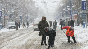 Над 300 столичани са глобени заради непочистени от сняг тротоари
