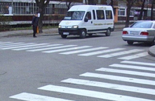 Пътнически микробус катастрофира в Добрич