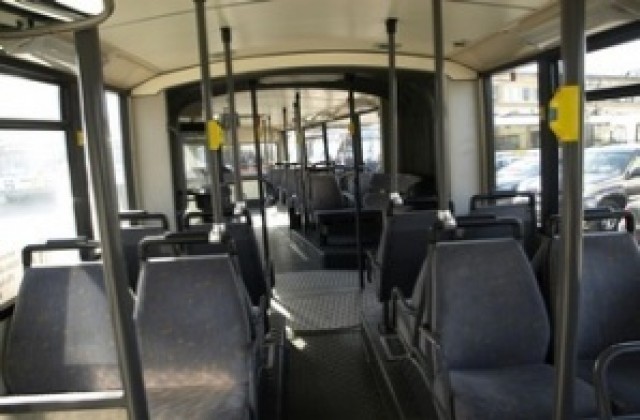 Студеното време създаде проблеми на автобуси от градския транспорт