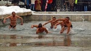 В Ямбол освещават воинските знамена