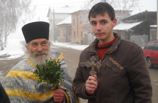 15-годишно момче хвана кръста в кв. Кулата