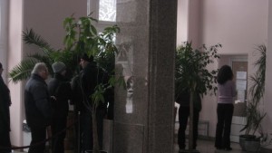 Опашка за билети за спектакъла на Камен Донев