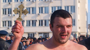 Георги Димитров извади Богоявленския кръст в Търговище