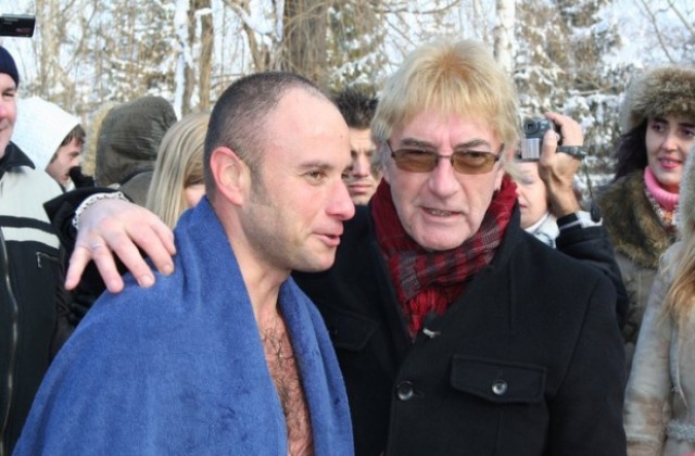 Джон Лоутън снима Йордановден в Попово