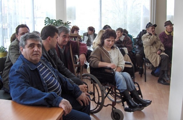 Пет социални проекта ще подкрепят инвалиди и онкоболни през 2011 г.