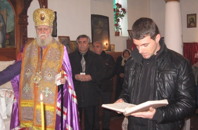 Митрополит Калиник благослови празнуващите