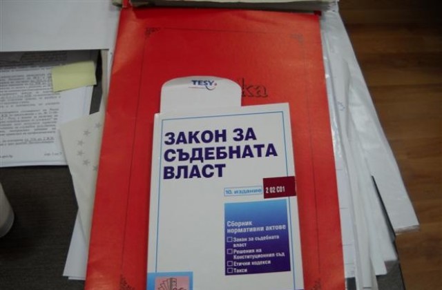 Образувано е досъдебно производство за средна телесна повреда, във връзка с нападнатия колега