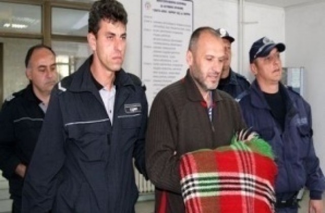 Иван Славков иска да гласува с белезници