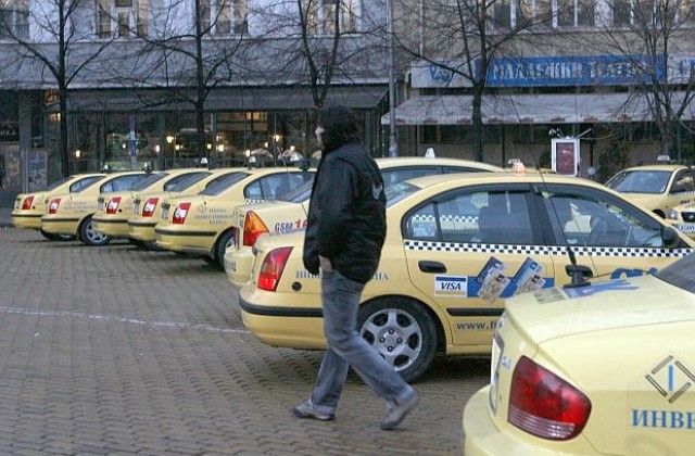 Повечето шофьори на таксита са дисциплинирани на пътя, отчитат от КАТ