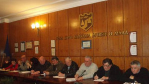 Общината ще плаща пътя на хора от селата да се
