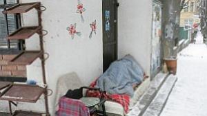 Все повече бездомници биват настанявани в центровете в София