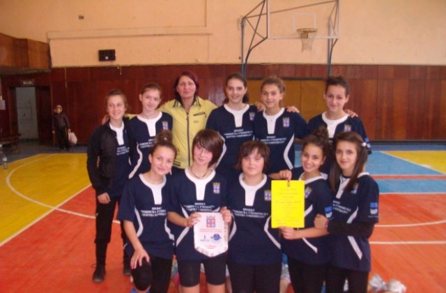 Момичетата на ПМГ спечелиха общинските ученически игри по волейбол