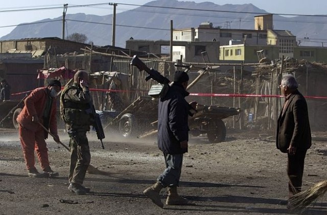 Петима натовски войници и четирима афганистанци загинаха при атентати в Афганистан