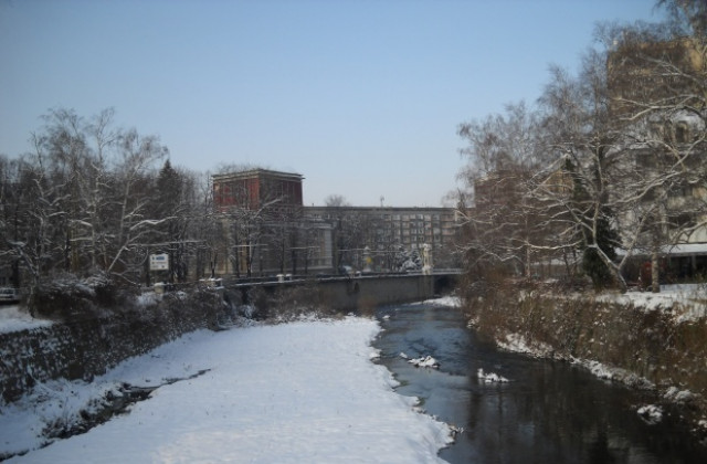 Облачността намалява, временно