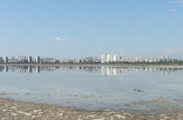 Изложба разкрива тайни и красоти  на Атанасовско езеро