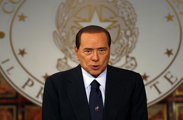 Адвокатите на Берлускони потвърдиха, че той е разследван по случая с крадлива танцьорка
