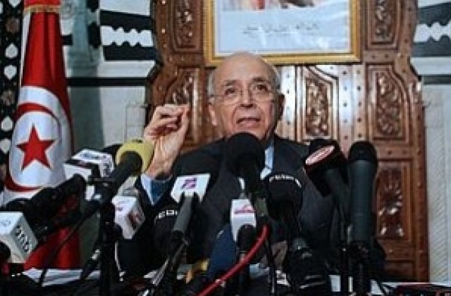 Президентът на Тунис напусна страната, премиерът поема властта