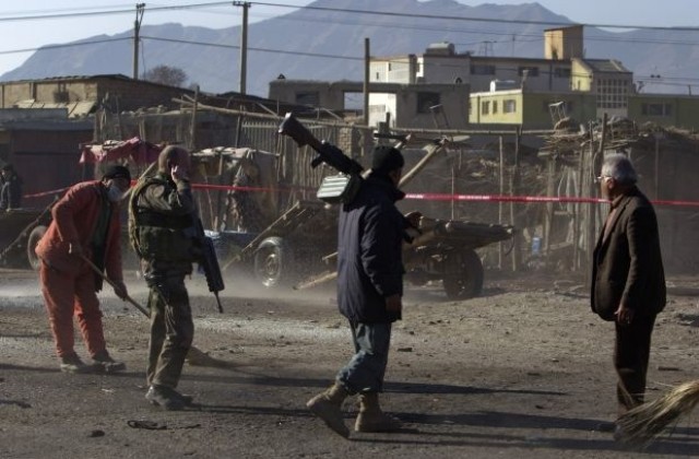 Бомба уби шестима в Афганистан