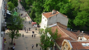 Ще подобряват състоянието на пешеходната зона