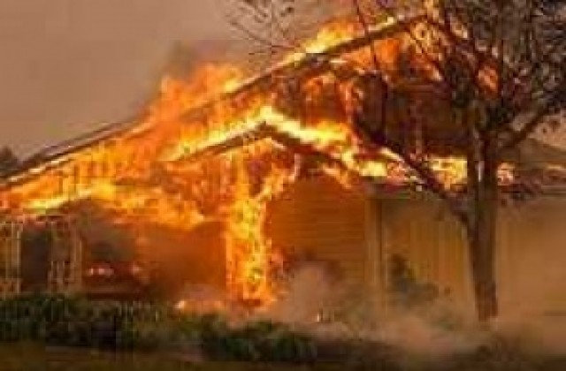 Отоплителни уреди подпалиха къщи в Раненци и Слокощица