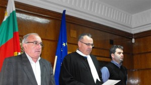 Съдиха двама за грабеж единият невинен