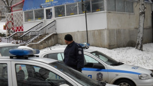 Задържаха в Гърция мъжа намушкал полицай в село Градница