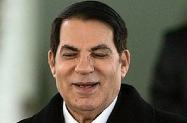 Всички министри в Тунис от партията на Бен Али излязоха от нея
