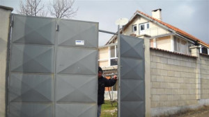 Токсикация е причинила смъртта на момичето и мъжа намерени във
