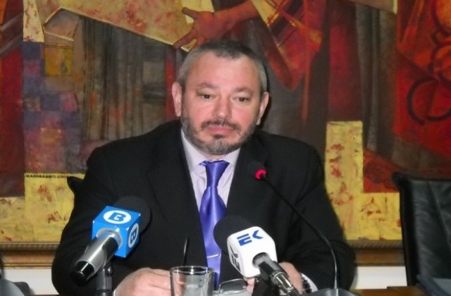 Стипендия на името на проф. Александър Бурмов учредява ректорът на ВТУ