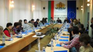 Младежите от ГЕРБ помагат на деца със зрителни увреждания