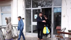 Изписаха от болницата децата от Исперих