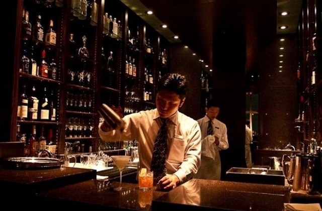 Само с резервации в прочутия „New York Bar” в Токио