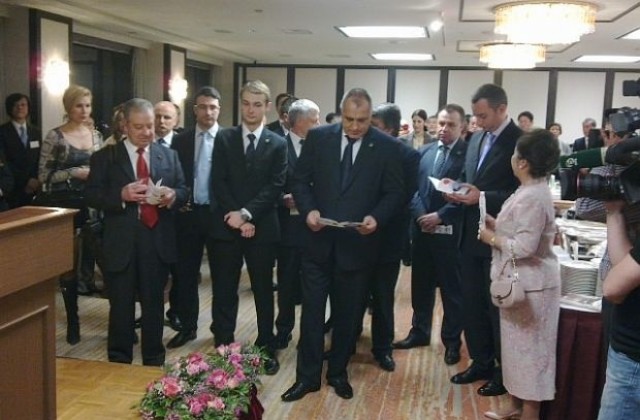 Борисов кани японския принц в България