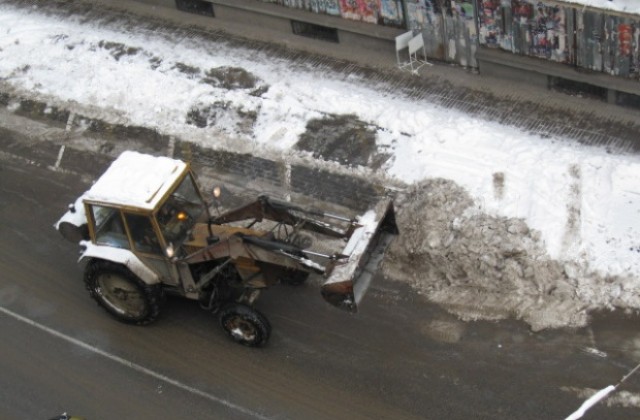 Опесъчават се главните пътища в Кюстендилска област