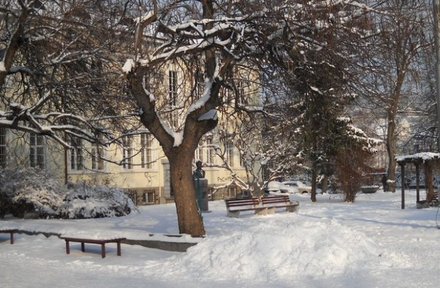 На Шипка е минус 7 градуса, 15 см сняг